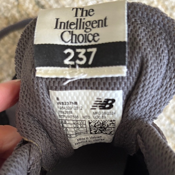 New Balance Women’s Black and White Sneakers - Picture 5 of 5